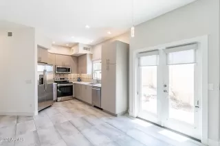 Photo #6: 6736044 Listing