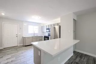 Photo #5: 6736072 Listing