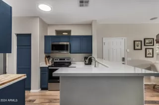 Photo #2: 6736079 Listing 