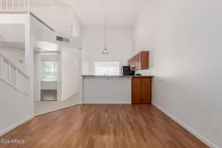 Photo #3: 6736082 Listing