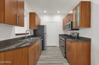 Photo #4: 6736135 Listing