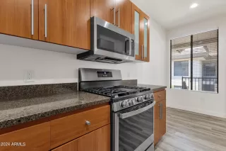 Photo #6: 6736135 Listing