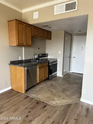 Photo #3: 6736314 Listing