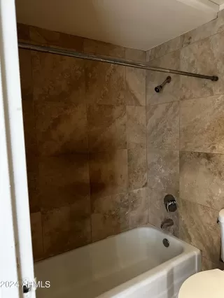 Photo #6: 6736314 Listing