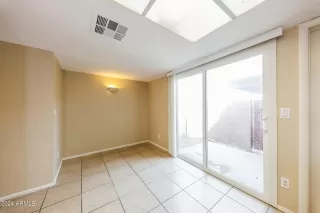 Photo #5: 6736462 Listing