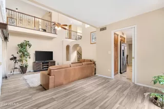 Photo #5: 6736524 Listing