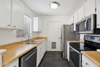 Photo #1: 6736634 Listing 