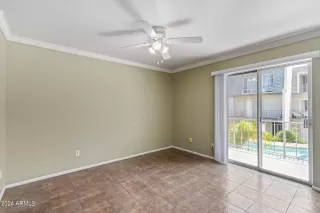 Photo #6: 6736668 Listing