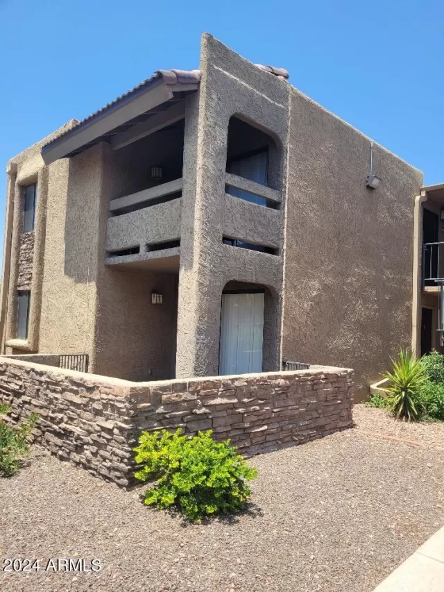 MLS: 6736905 Condo For Sale