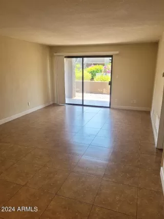 Photo #3: 6736905 Listing