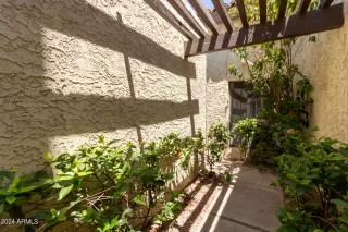 Photo #2: 6736998 Listing 