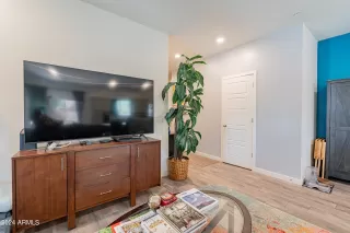 Photo #5: 6737068 Listing