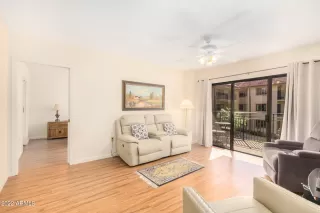 Photo #3: 6737445 Listing