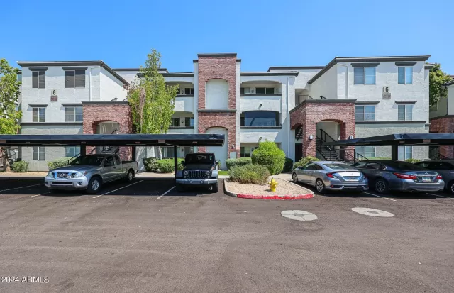 MLS: 6737593 Condo For Sale