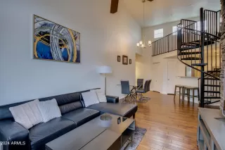 Photo #2: 6737751 Listing 