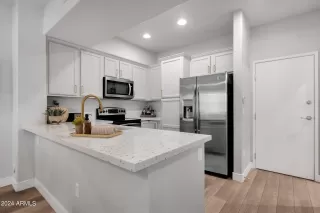 Photo #5: 6737807 Listing