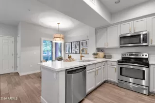 Photo #6: 6737807 Listing