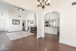 Photo #5: 6737895 Listing