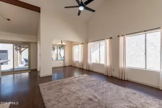 Photo #6: 6737895 Listing