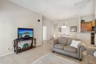 Photo #3: 6737944 Listing 