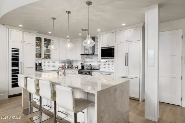 MLS: 6738169 Condo For Sale