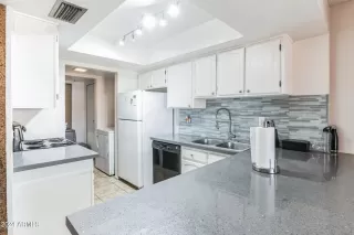 Photo #2: 6738385 Listing