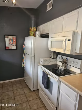 Photo #3: 6738501 Listing