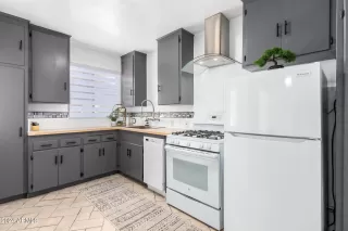 Photo #1: 6738583 Listing 