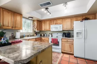 Photo #3: 6738825 Listing 