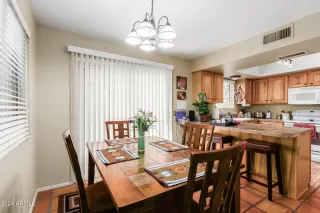 Photo #5: 6738825 Listing 