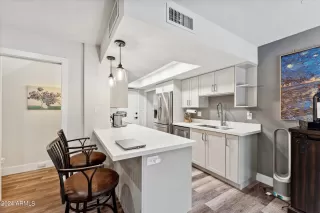 Photo #5: 6738975 Listing