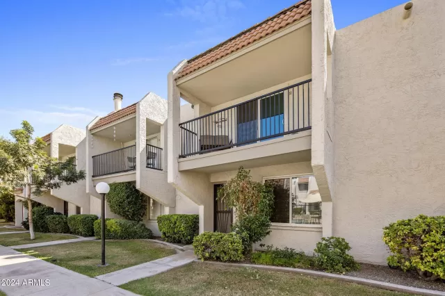 MLS: 6738984 Condo For Sale
