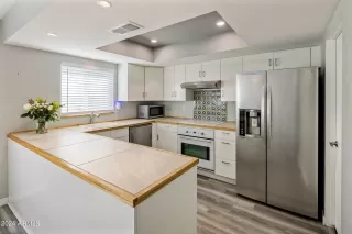 Photo #4: 6738984 Listing