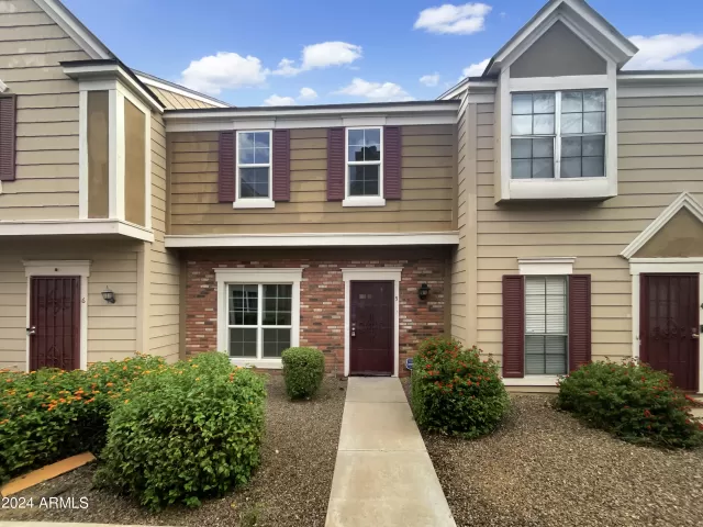 MLS: 6738987 Condo For Sale