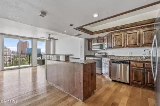 Photo #5: 6739045 Listing 