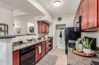 Photo #5: 6739130 Listing 