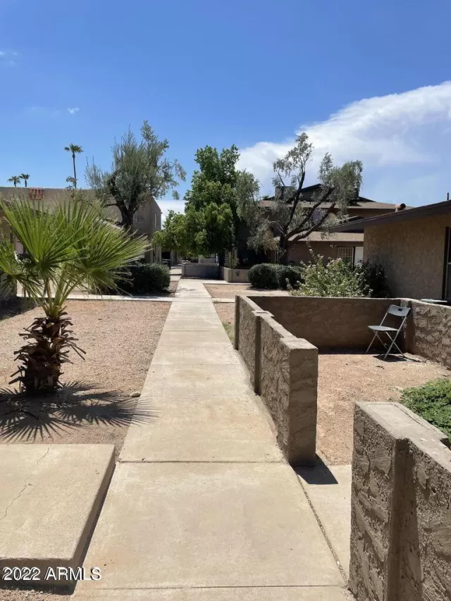 MLS: 6739192 Condo For Sale