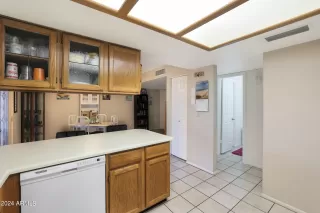 Photo #6: 6739193 Listing