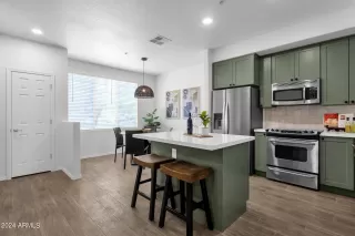 Photo #3: 6739217 Listing