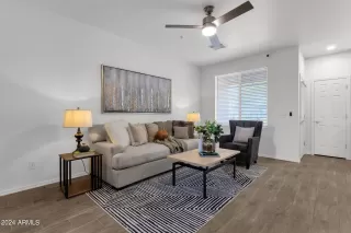 Photo #4: 6739217 Listing