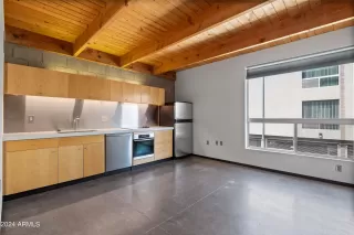 More Details about MLS # 6739250 : 727 E PORTLAND STREET#13