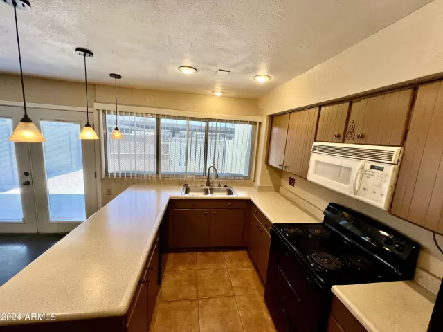 MLS: 6739328 Condo For Sale