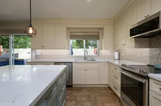 Photo #2: 6739346 Listing 