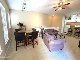 Photo #3: 6739389 Listing