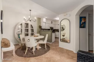 Photo #4: 6739446 Listing