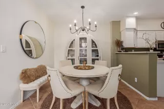 Photo #5: 6739446 Listing