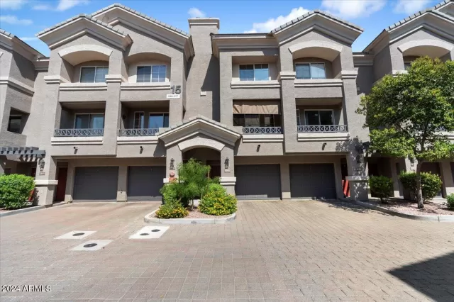 MLS: 6739598 Condo For Sale