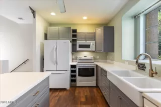 Photo #3: 6739598 Listing