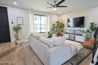 Photo #2: 6739826 Listing 