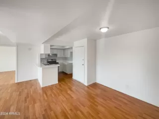 Photo #5: 6740043 Listing 